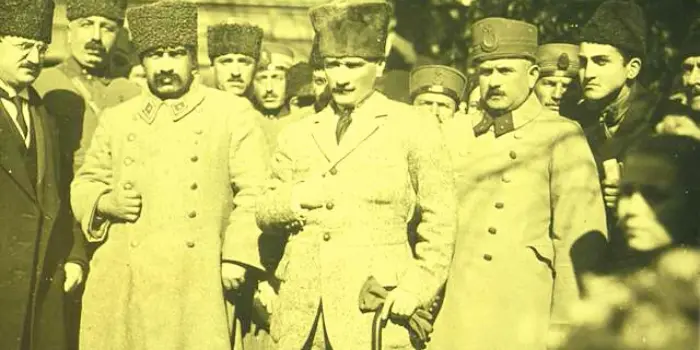 Mustafa Kemal'in hayatı kısaca